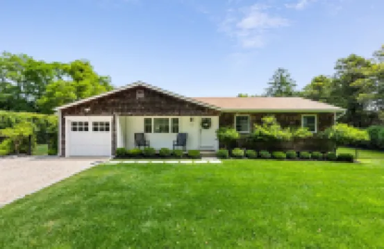 Beautiful Southampton Village home, new reno, Heated pool! Hotels near Enramada Restaurant