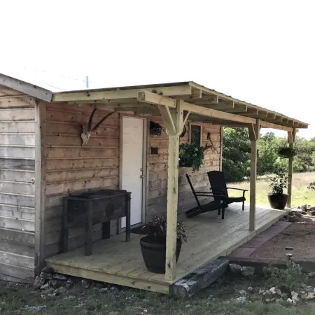 Private, quiet, rustic cabin. Minutes from Old Tunnel State Park