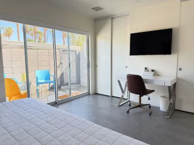 Mid Century Vibes close to Downtown Palm Springs