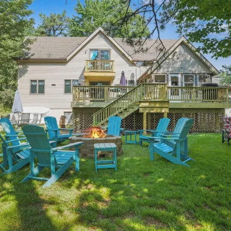 Minutes from Kalahari and Camelback, Lakefront Retreat!  Sleeps10+, GameRm