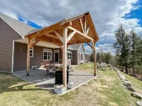 R&R White Mountain Retreat, Hillside with Extraordinary Views! Hotel di Fryeburg