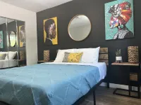 Modern Vacation Home with pool- Conveniently located to Restaurants & Beach