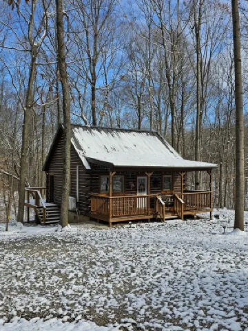 Quiet and Comfy cabin at Patoka Lake