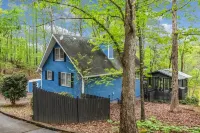Luxury Private Lake House w/ Hot Tub & Dock!