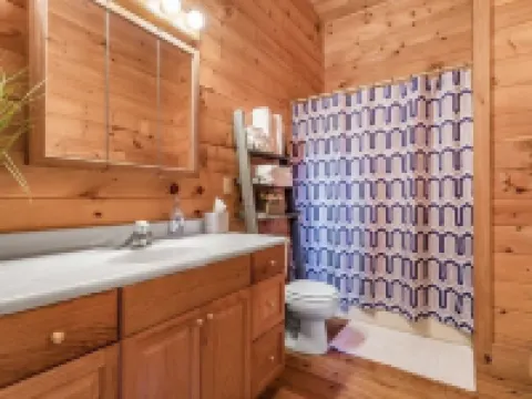 Blue Ridge Mountain Cabin; chill vibes, scenic views, nearby hiking and wineries 約翰遜縣酒店