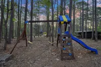 Cozy Cabin in the Heart of Beaver's Bend State Park Hotels in Broken Bow
