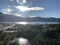 Gorgeous new, 1 bd luxury  apt, offering stunning views of the mountains and bay