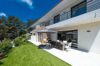 LUXURIOUS NEW VILLA 4 BEDROOMS HEATED POOL 8 PERSONS