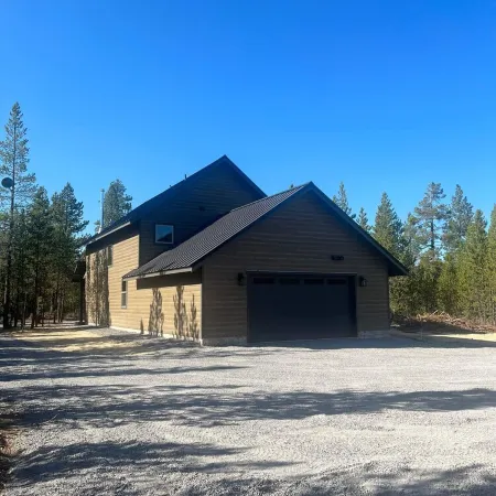 Newer 3-Bedroom Cabin in Fantastic Two Rivers North, Free WiFi