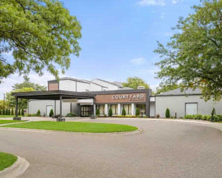 คอร์ทยาร์ดบายแมริออท ดีทรอยต์ สนามบินเมโทรโพลิตัน โรมูลุส โรงแรมในRomulus