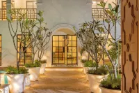 Casa Brilhante - 4BR Villa w Private Pool & Garden Hotels in Parra