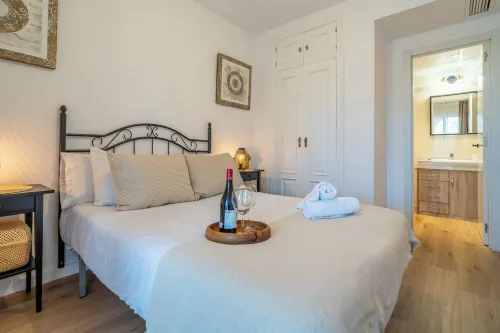 Apartment Benalmadena, near Golf & 10 MINS TO BEACH.