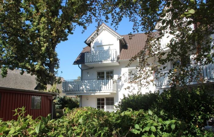 Light-filled, comfortable apartment in a quiet central location - close to the beach