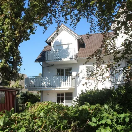 Light-filled, comfortable apartment in a quiet central location - close to the beach Hotele w: Zingst