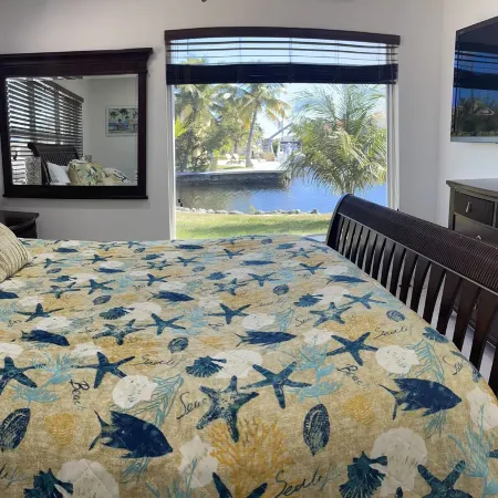Amazing Pool & Canal Ground Level Home, Ocean access