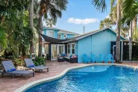 4/4 Home w/ Pool & Hot Tub – Steps from the Beach! - Swimmingpools