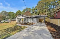Cozy Decatur Home with Indoor Fireplace & Firepit - Wifi