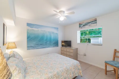 2/1 Waterfront Apt. Large Dock In 1 of W Florida's most desirable neighborhoods