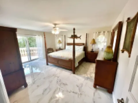 “RENOVATED Gorgeous House with ocean views from balconies, with Hot Tub & Pool”