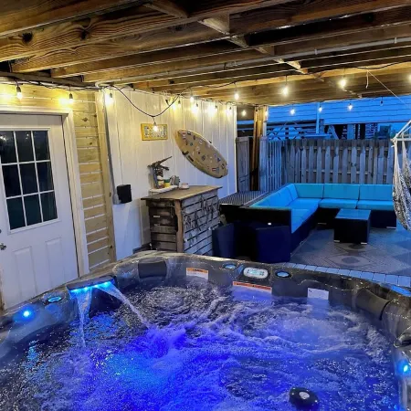 Sunrise to Sunset - Steps From the Ocean! Hot Tub!