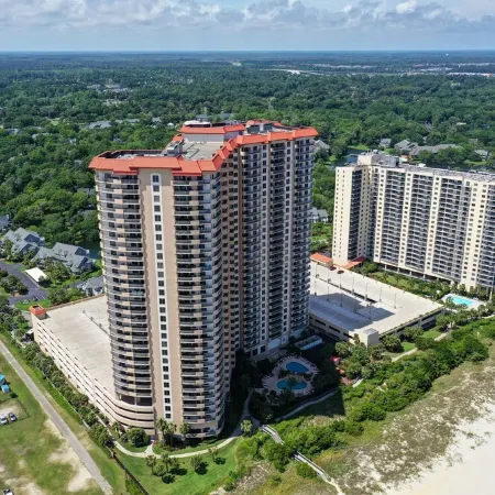 OCEANVIEW 308 MARGATE - Bright Beach Decor, NEW FLOORS, & Ready to Accommodate!