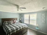 Great Private Country Home! Contactless check-in & out! Hotel dekat Lake Bryan Park