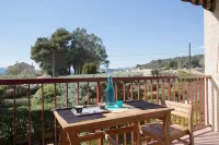 THE PRADET Appart 4 pers sea view beach 50m Hotels in Le Pradet