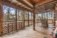 Cabin in the Woods, Pet Friendly