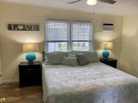 Meander on Up - 2nd floor beach house! steps to the beach