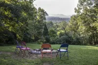 3-bedroom cabin with BEAUTIFUL views - 28 minutes from Shenandoah National Park