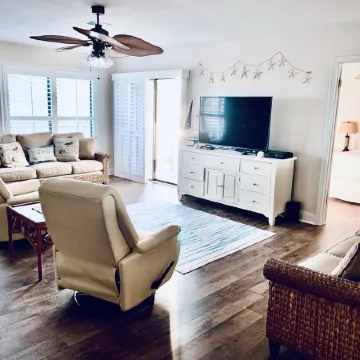 Beautiful Beachfront Haven!
