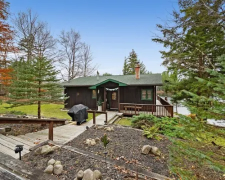 Lakefront Escape, On Snowmobile Trail, Near Town Hotels in Webb