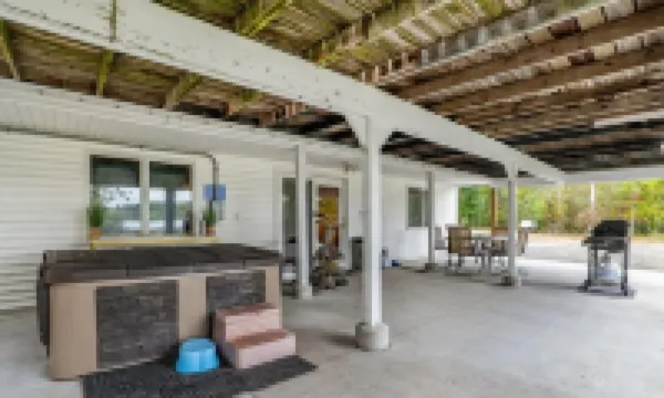 Blue Heron Point Lake Front Retreat - Hot Tub, Kayaks, Fishing, Pool Table
