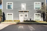 Cozy Georgetown Apartment