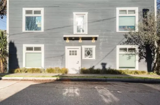 Cozy Georgetown Apartment Hotels near King County (Boeing Field) International Airport