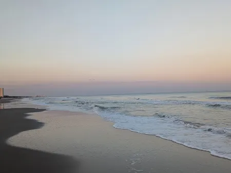 Oceanfront 2 Bedroom with Pool, Linens Included! Relax at "Latitude Adjustment"