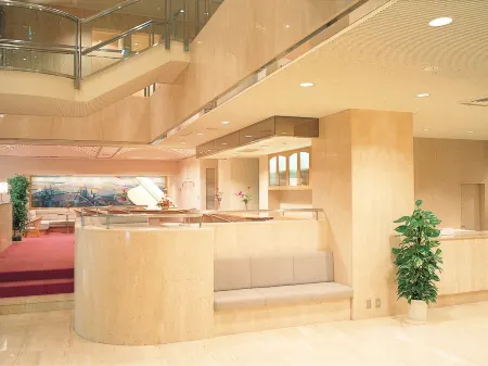 Plaza East Cabin -Male Only- Отели рядом с достопримечательностью «Akita Furusatomura»