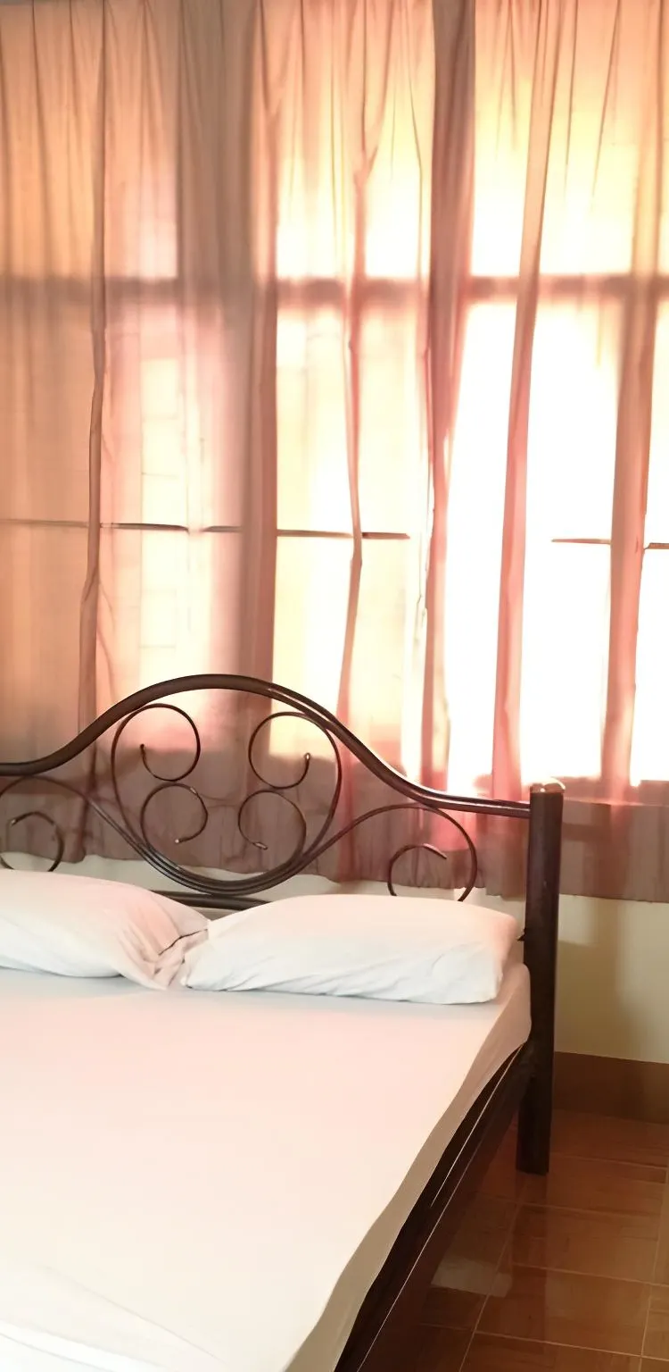 ห้องเตียงใหญ่ 1 เตียง (พัดลม)