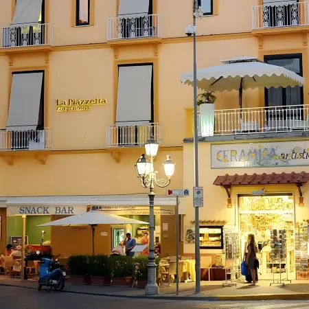 La Piazzetta Guest House Отели рядом с достопримечательностью «Пляж Марамео»
