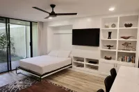 Luxury Turtle Bay Hawaii Condo - Remodeled Full-AC unit. Hotels in Kawela Bay