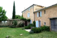 Gîte au Clos de la Tuilerie Hôtels à proximité de : Lavandes Angelvin
