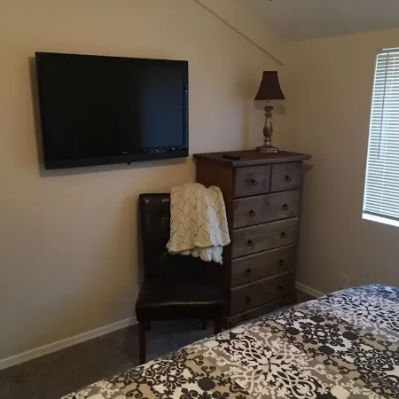 Private neighborhood home in Payson - gorgeous getaway with in town convenience!
