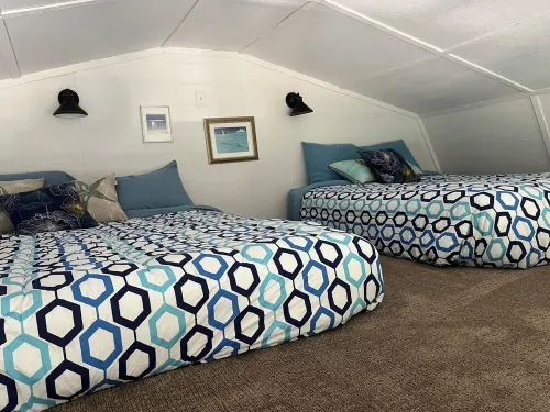 Cabin #15 Lake Beach Front