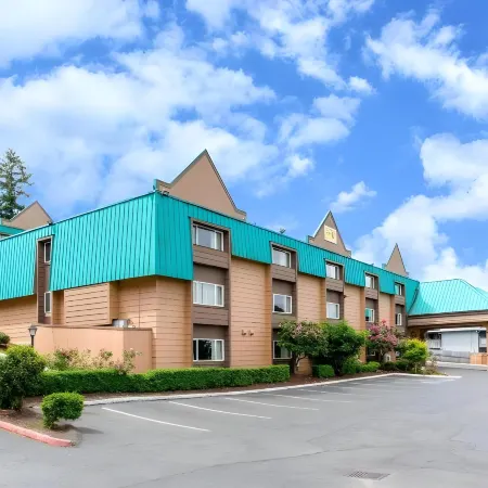 Sutton Suites Hotel