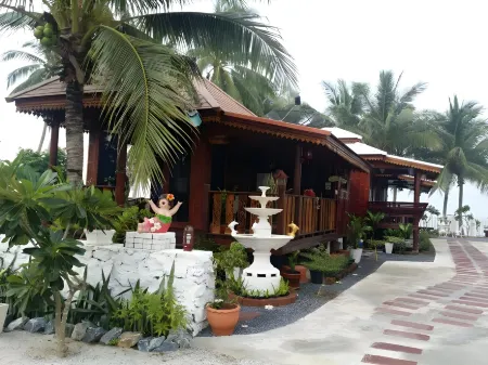 S.N. Plytorn Beach Hotel