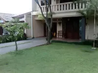 Rancho Topaz Guesthouse Hotel dekat Sekolah Tinggi Keguruan dan Ilmu Pendidikan Pasundan