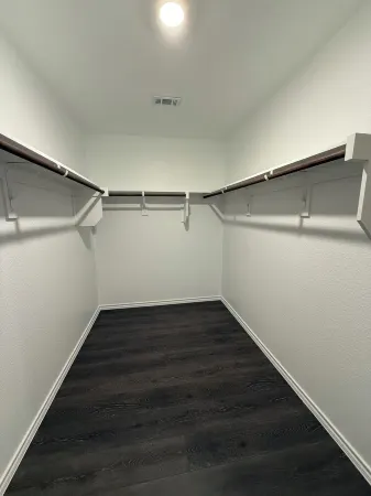 Charming 4-bedroom house in Anna with WiFi and AC