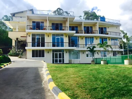 Hotel Onrock Отели рядом с достопримечательностью «Литл Адамс Пик»