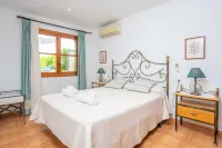 REYNES - Rustic villa with private pool and free Wi-Fi