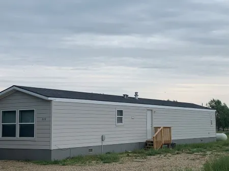 Cozy 3-Bedroom Mobile Home in the Spring Creek Area Just North of Pierre.